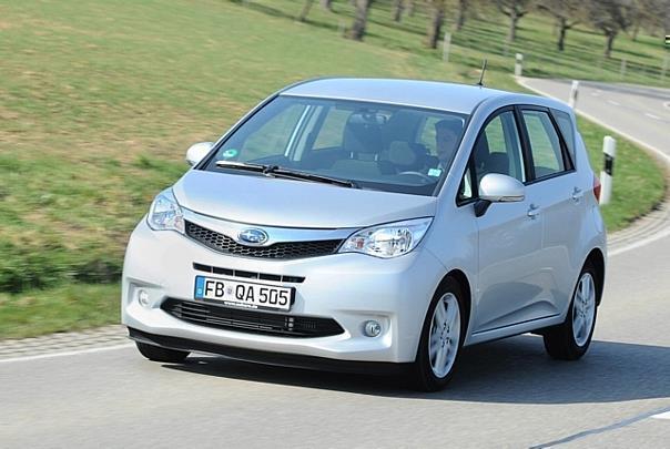 Um möglichst wenig Wind- und Fahrgeräusche im Innenraum zu haben, ist viel unternommen worden. Beispielsweise wurde die Frontscheibe mit Film beschichtet, der weniger Schall durchlässt. Foto: UnitedPictures/Auto-Reporter.NET 